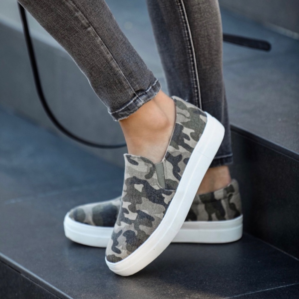 8 Camo Camouflage Slip on Platform Sneakers - Picture 6 of 8